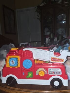 LeapFrog Tumbling Blocks Fire Truck